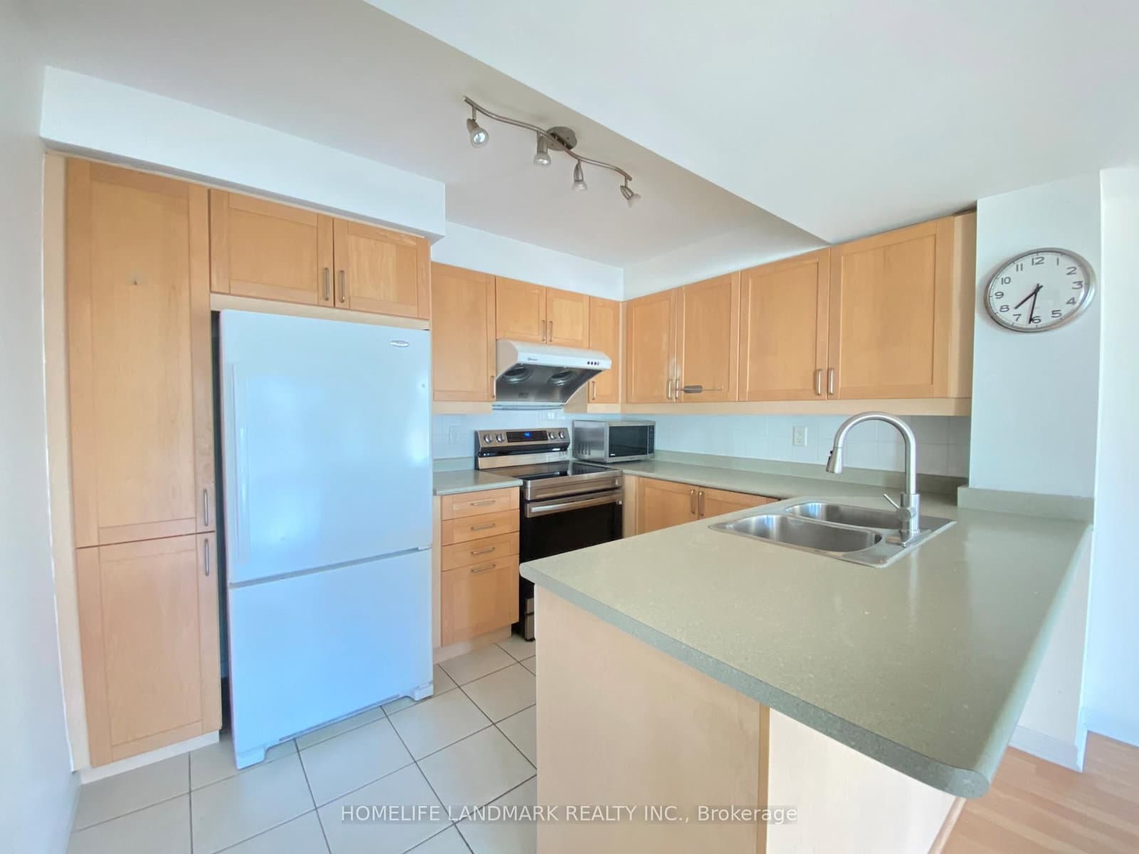 205 The Donway W, Unit 615 - Image 6