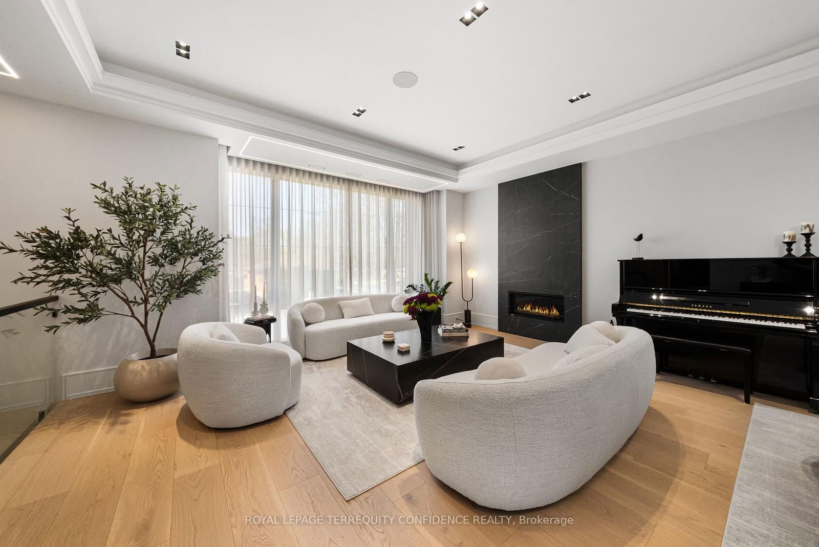 35 Nipigon Avenue - Image 3