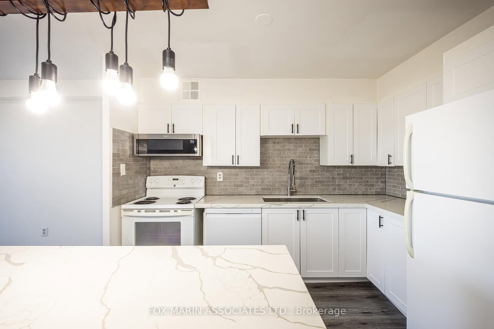 20 Edgecliff Golfway, Unit 312 - Image 6