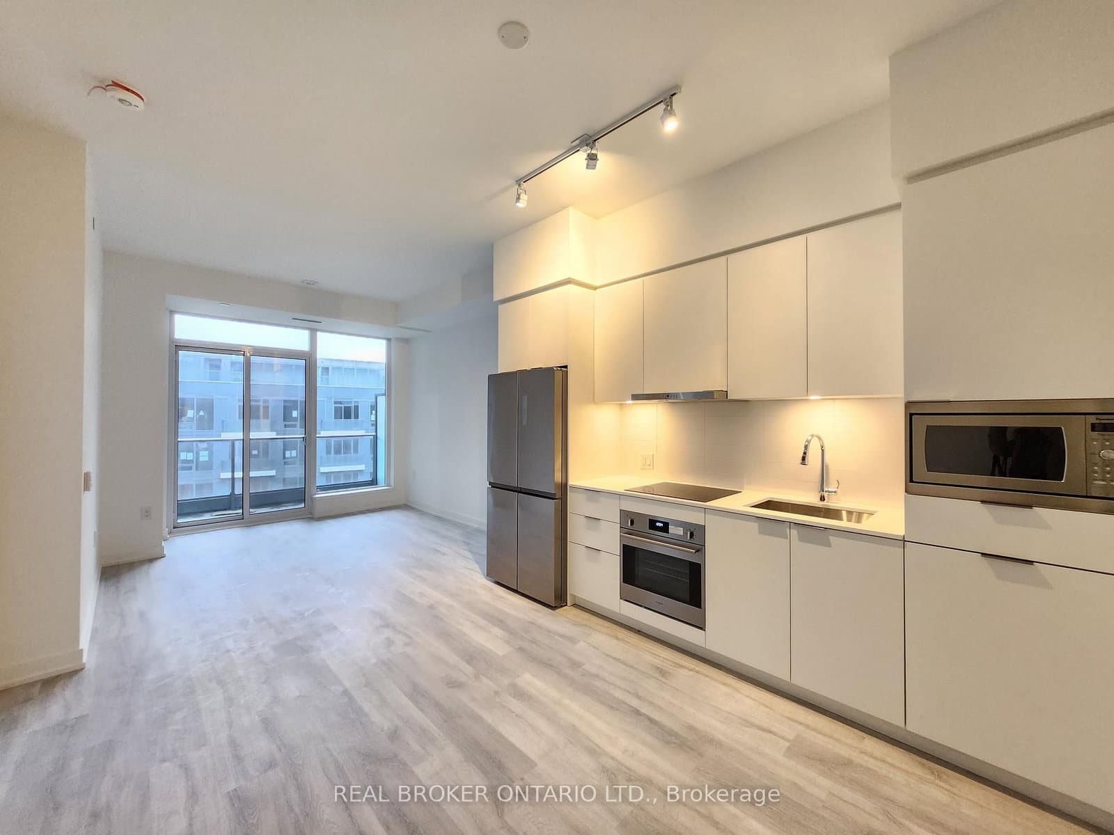 7 Golden Lion Heights, Unit N625 - Image 1