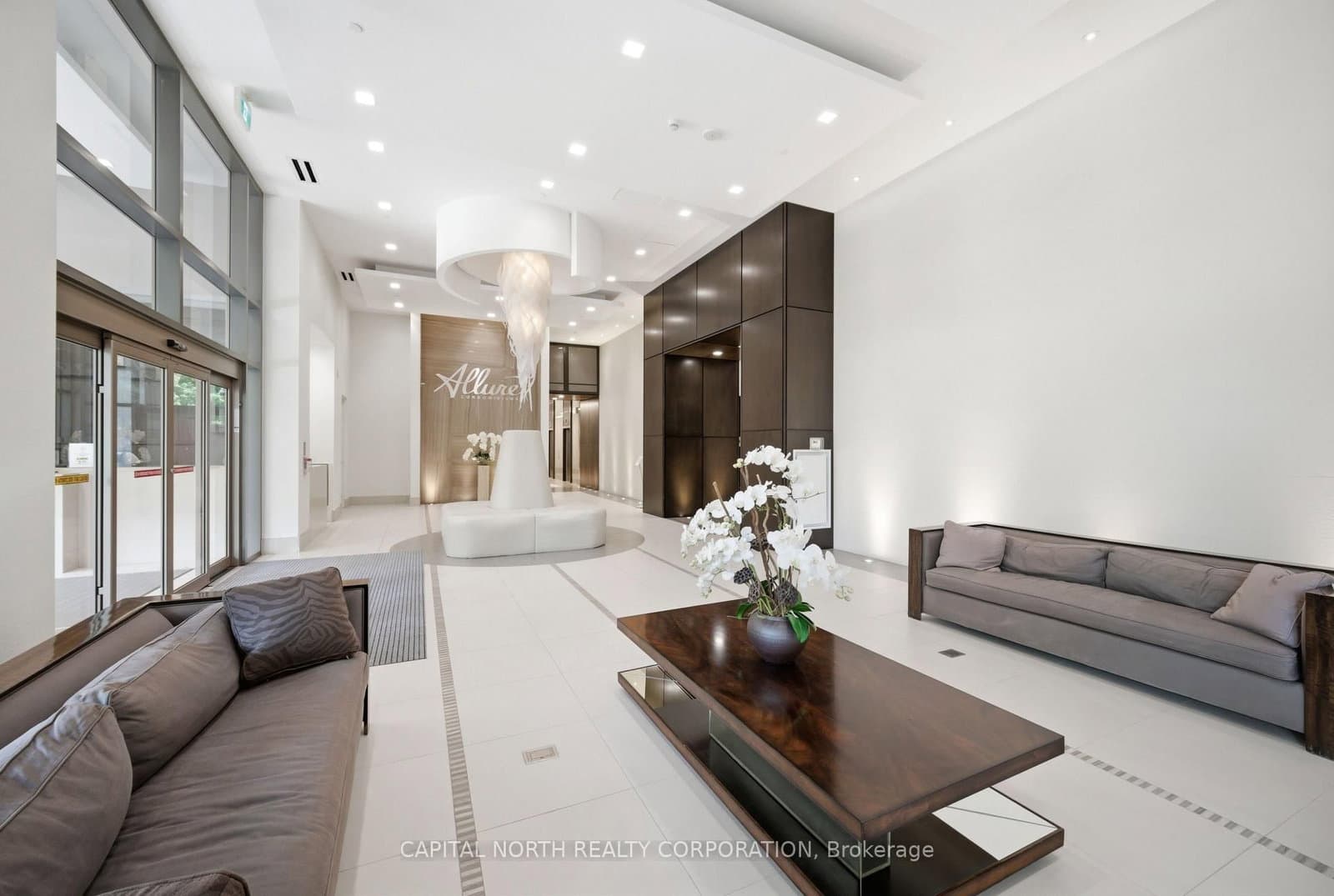 23 Glebe Road W, Unit 804 - Image 4