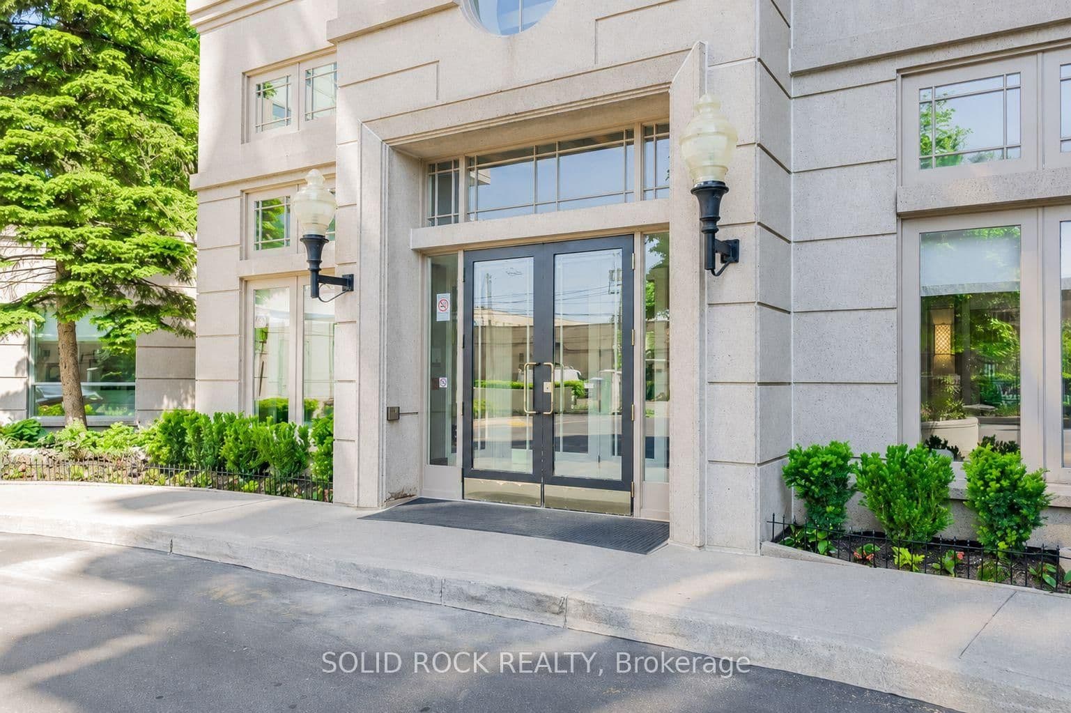 #408 - 8 Covington Road N