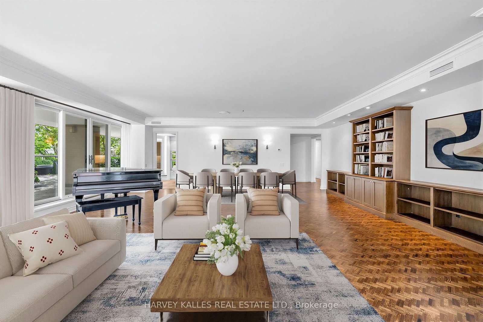 #310 - 4 Lowther Avenue
