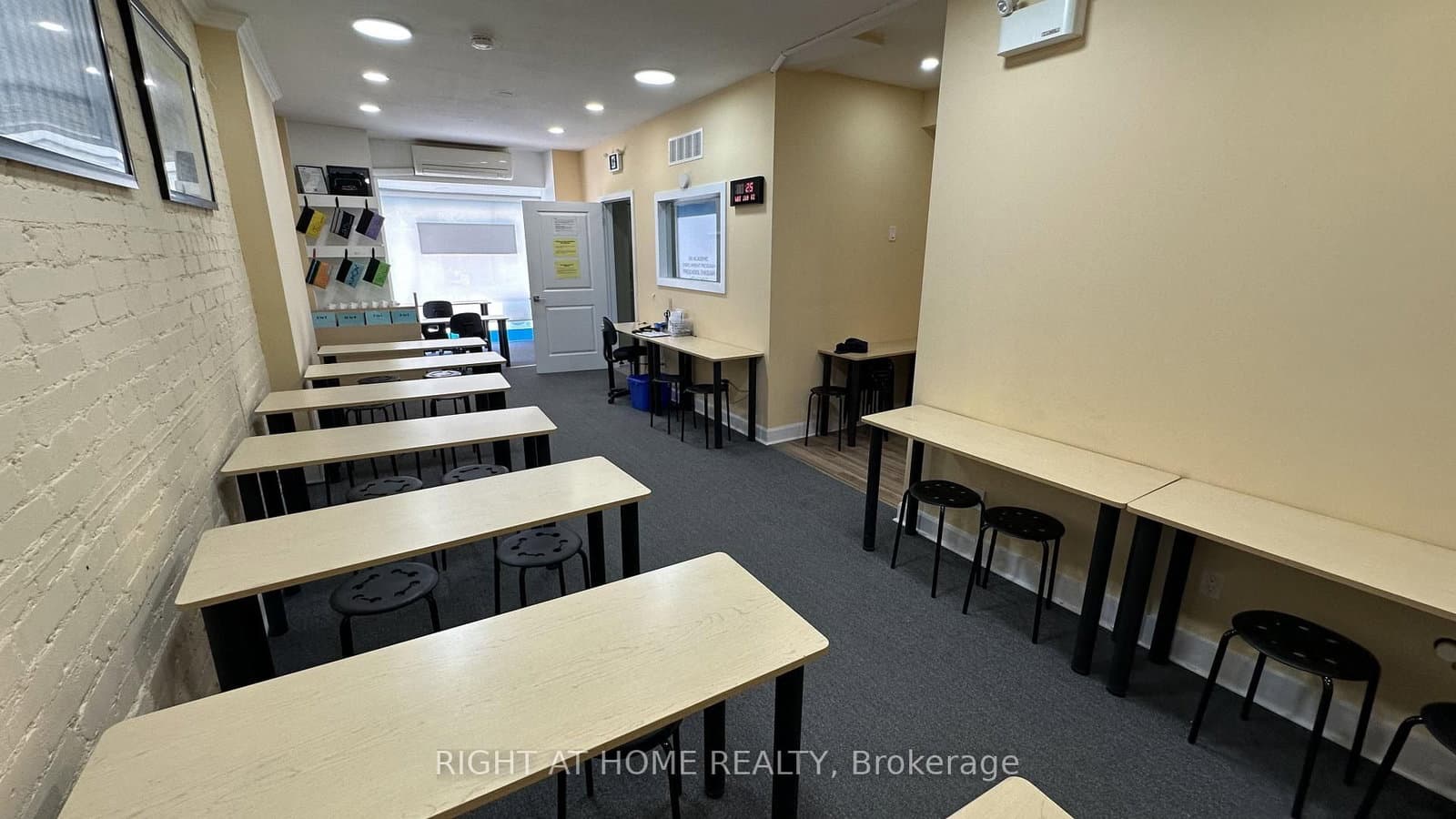 194A Carlton Street - Image 3