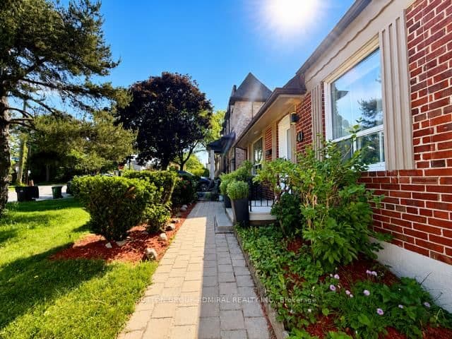 41 Athabaska Avenue - Image 2