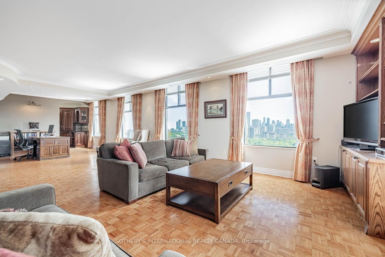 423 Avenue Road, Unit 13 - Image 4