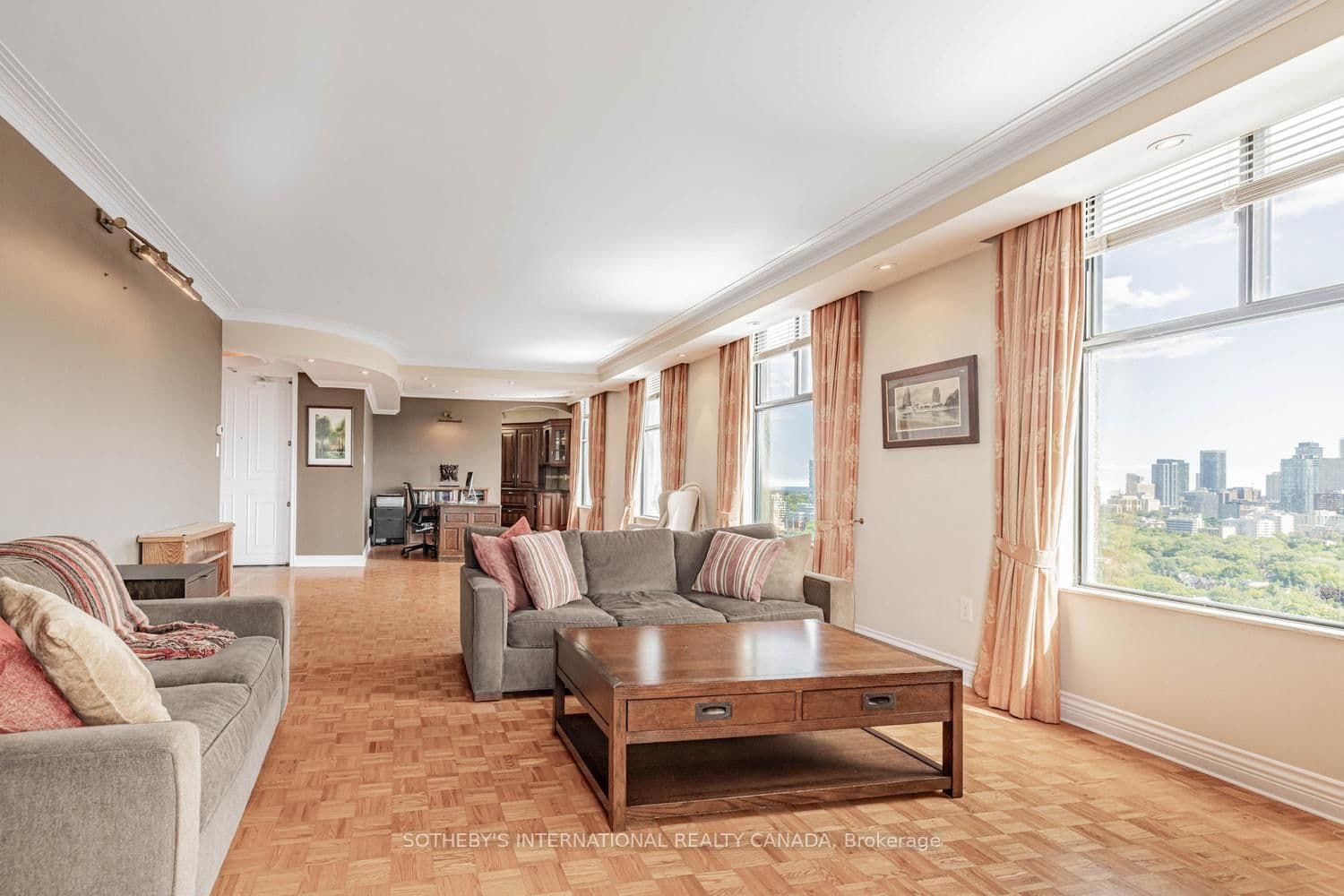 423 Avenue Road, Unit 13 - Image 5