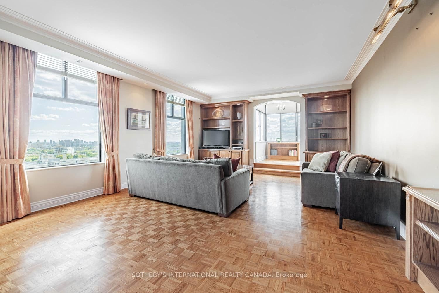 423 Avenue Road, Unit 13 - Image 6
