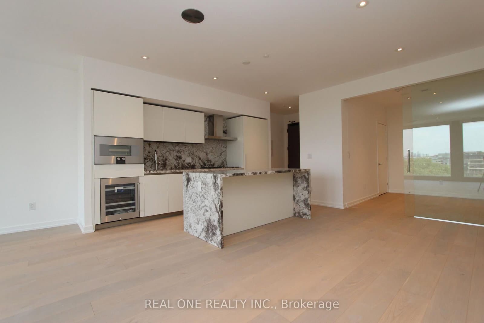 1315 Bay Street, Unit 804 - Image 3