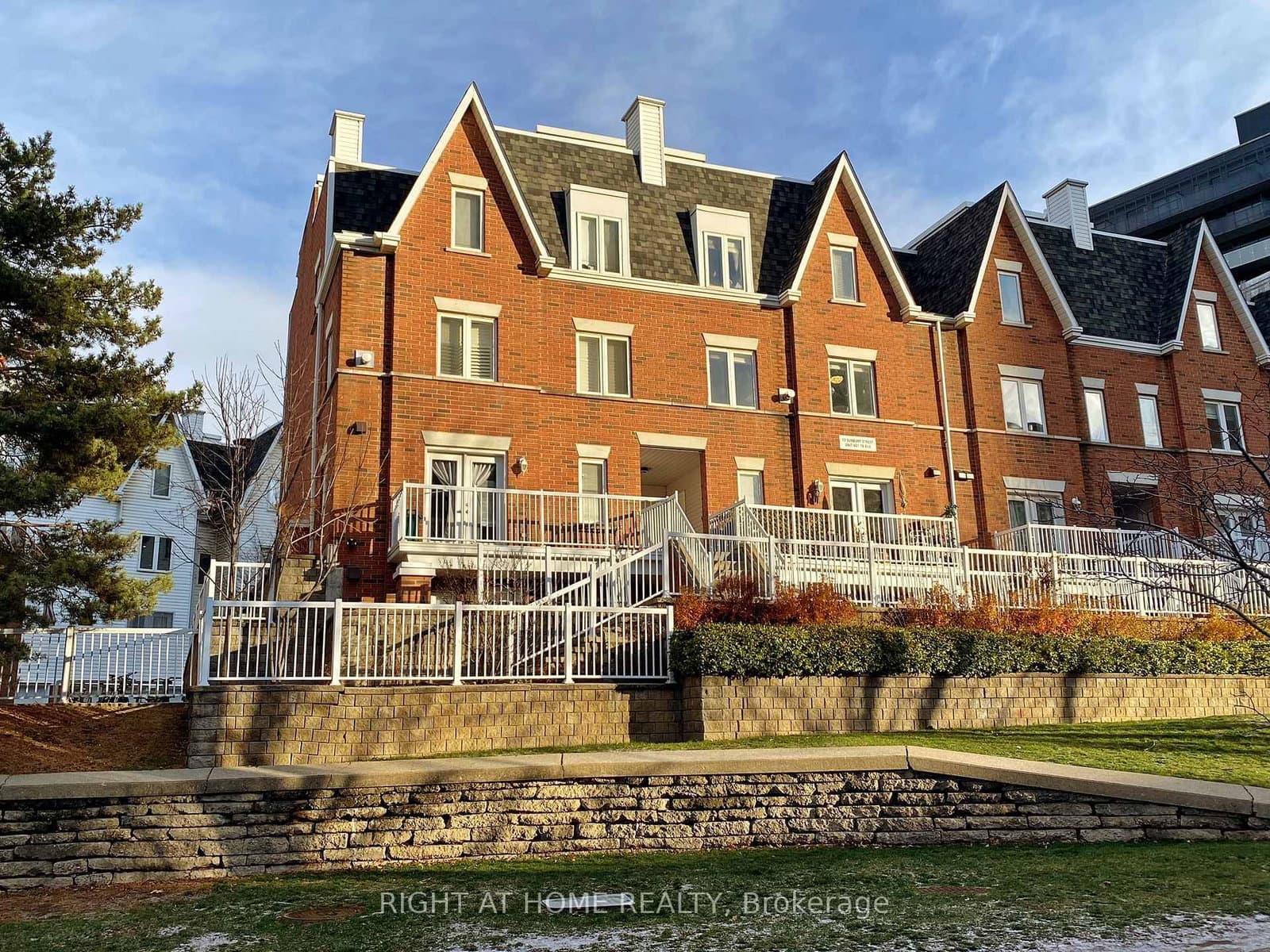 12 Sudbury Street, Unit 610 - Image 1