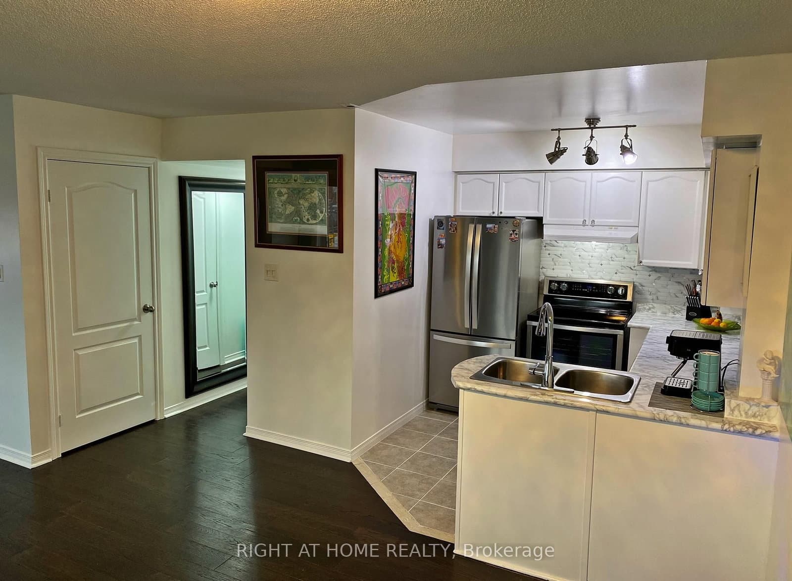 12 Sudbury Street, Unit 610 - Image 2