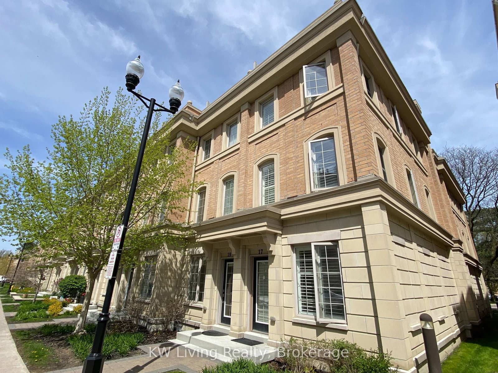 17 Hargrave Lane - Image 1
