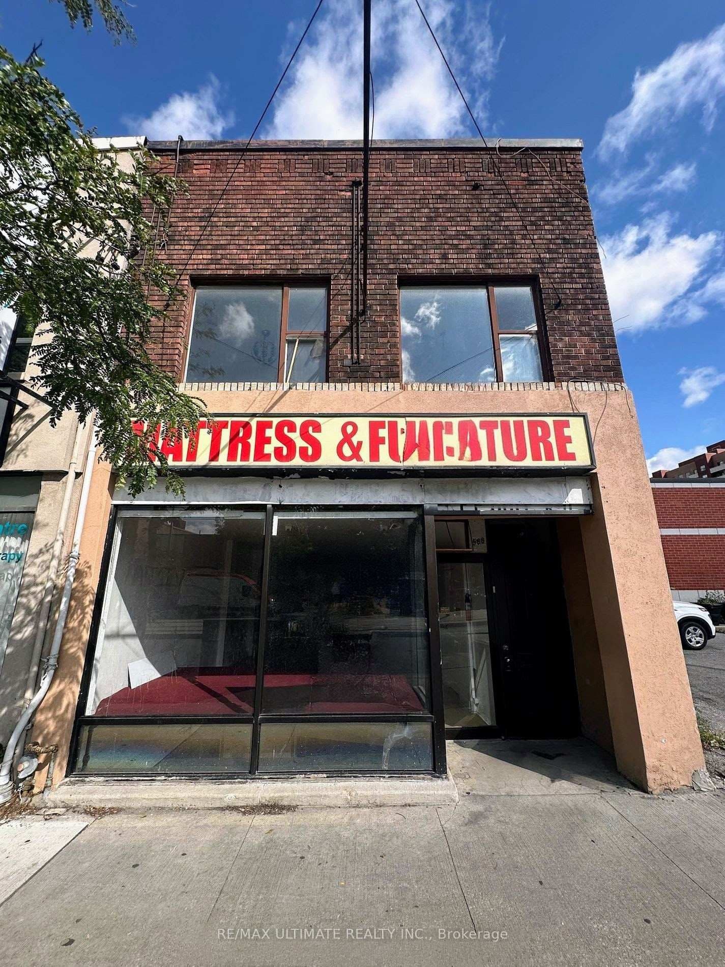 566 St Clair Avenue W - Image 1