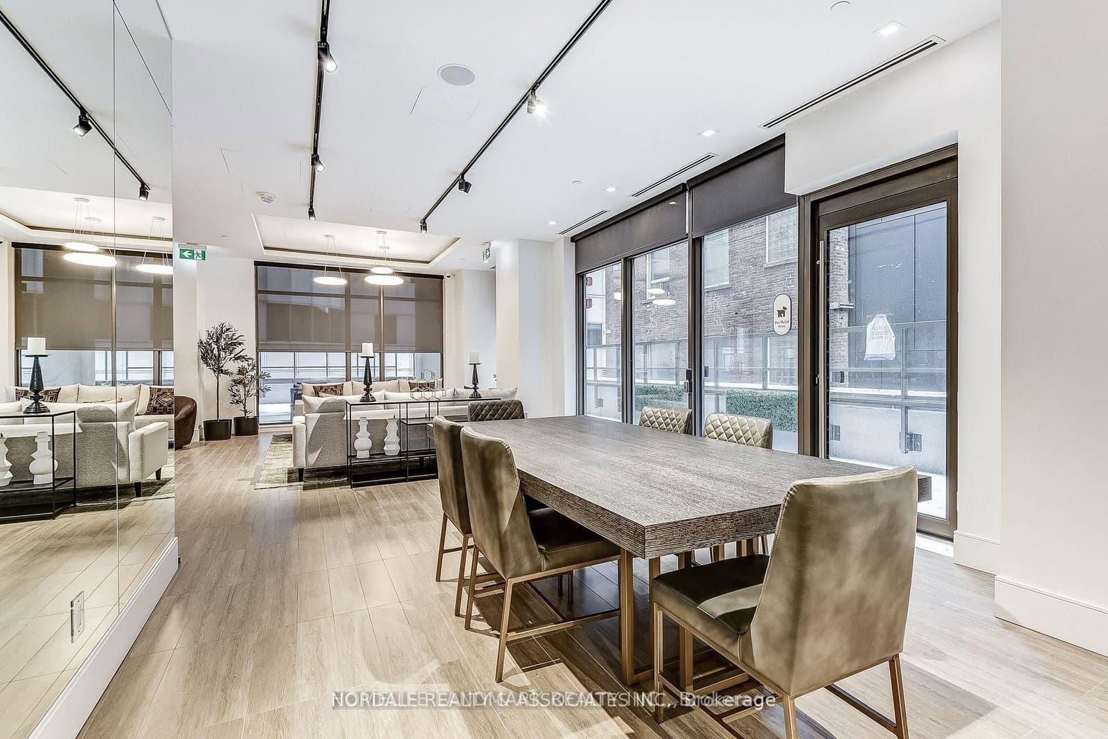 28 Widmer Street, Unit SPH23 - Image 3