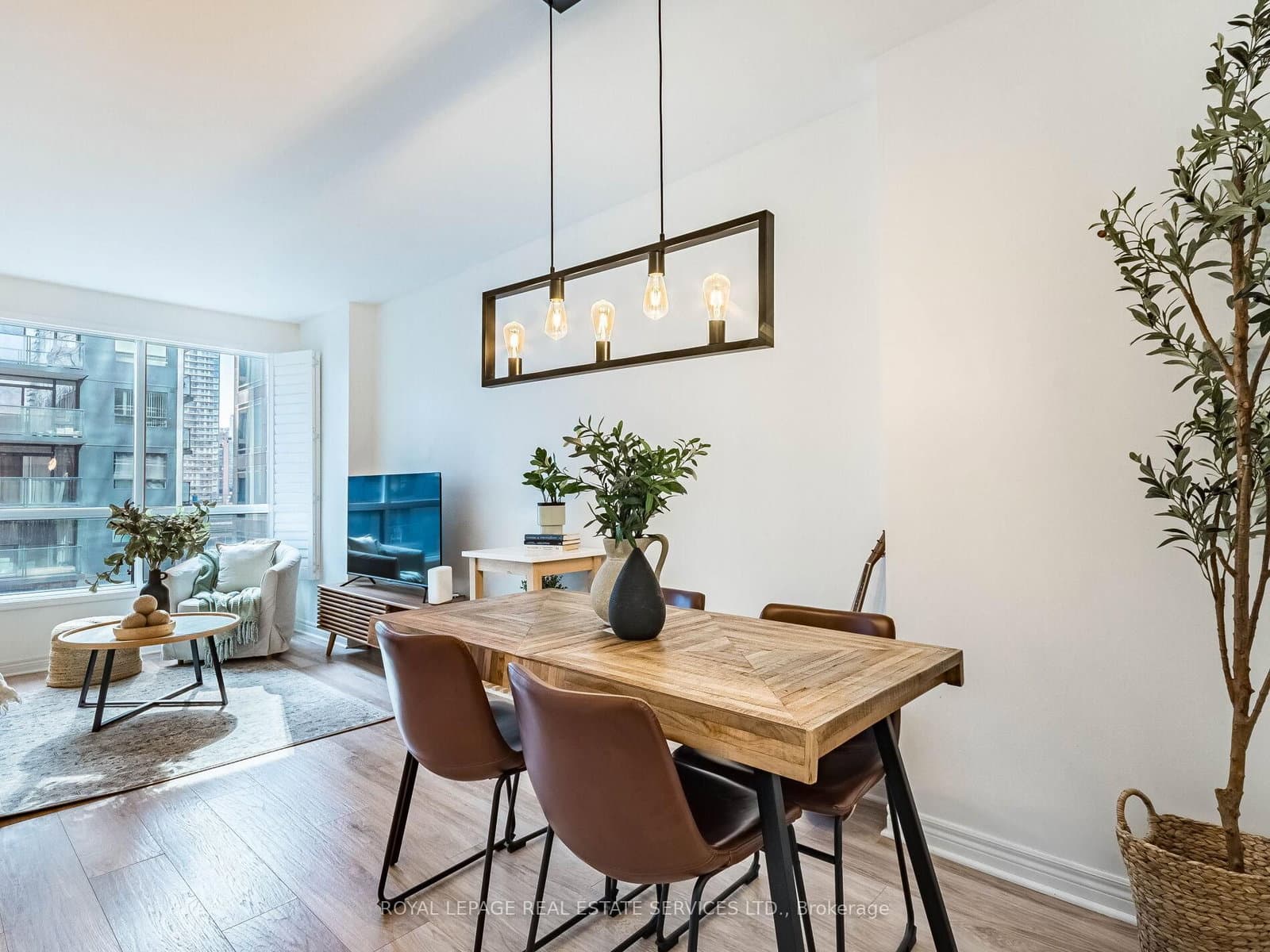 55 Bloor Street E, Unit 802 - Image 6