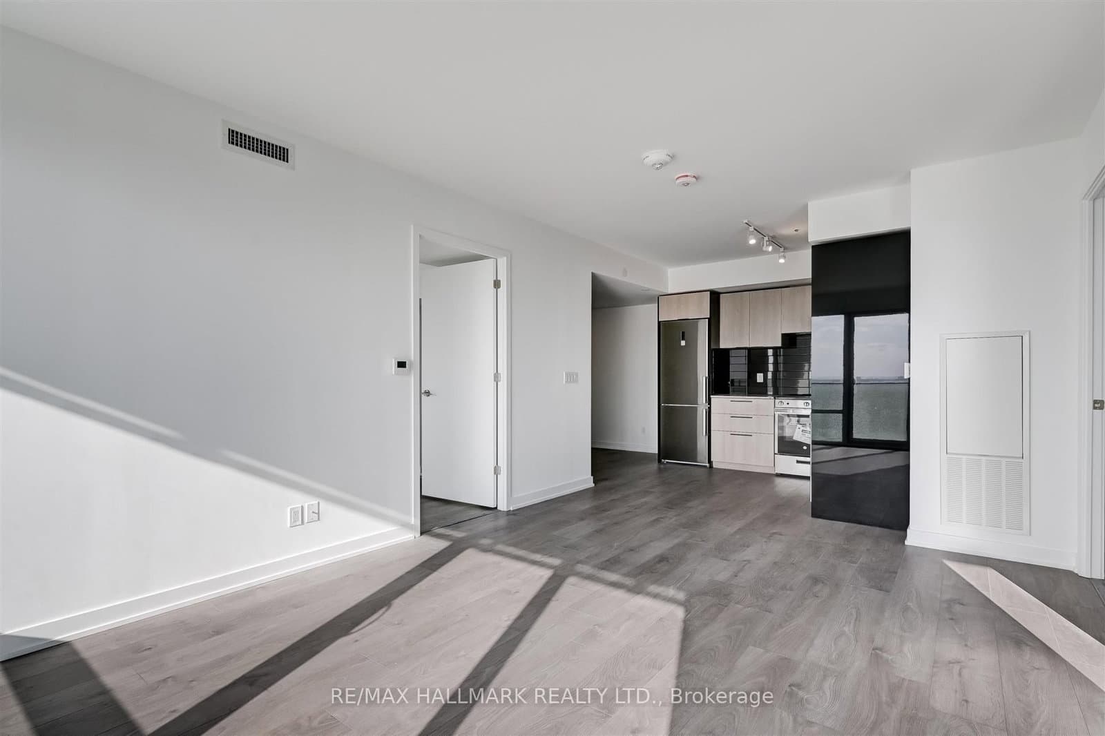 501 Yonge Street, Unit 5212 - Image 4