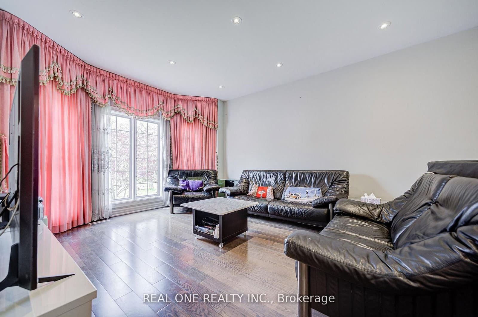 261 Mckee Avenue - Image 5
