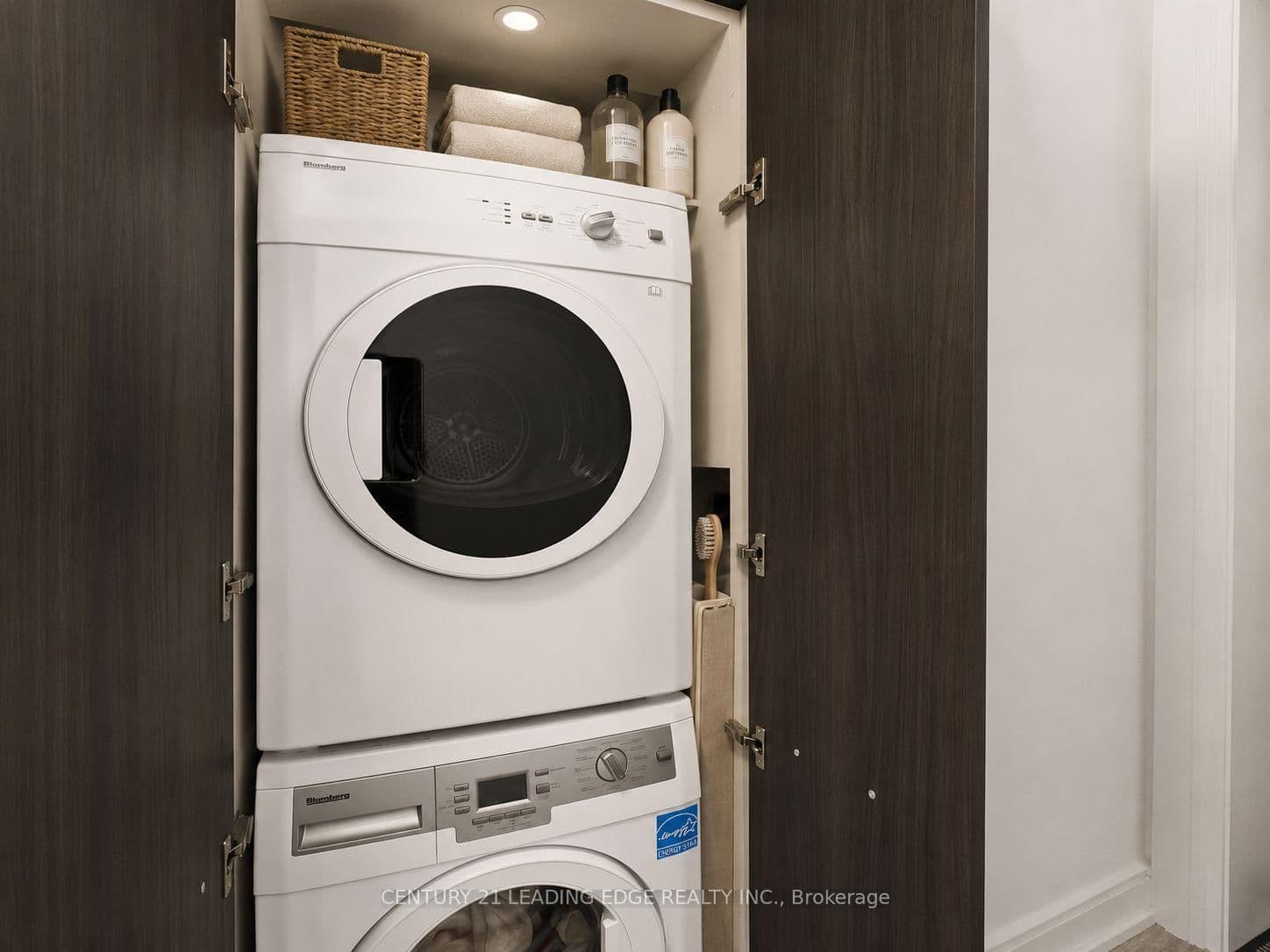 50 Charles Street E, Unit 3906 - Image 5