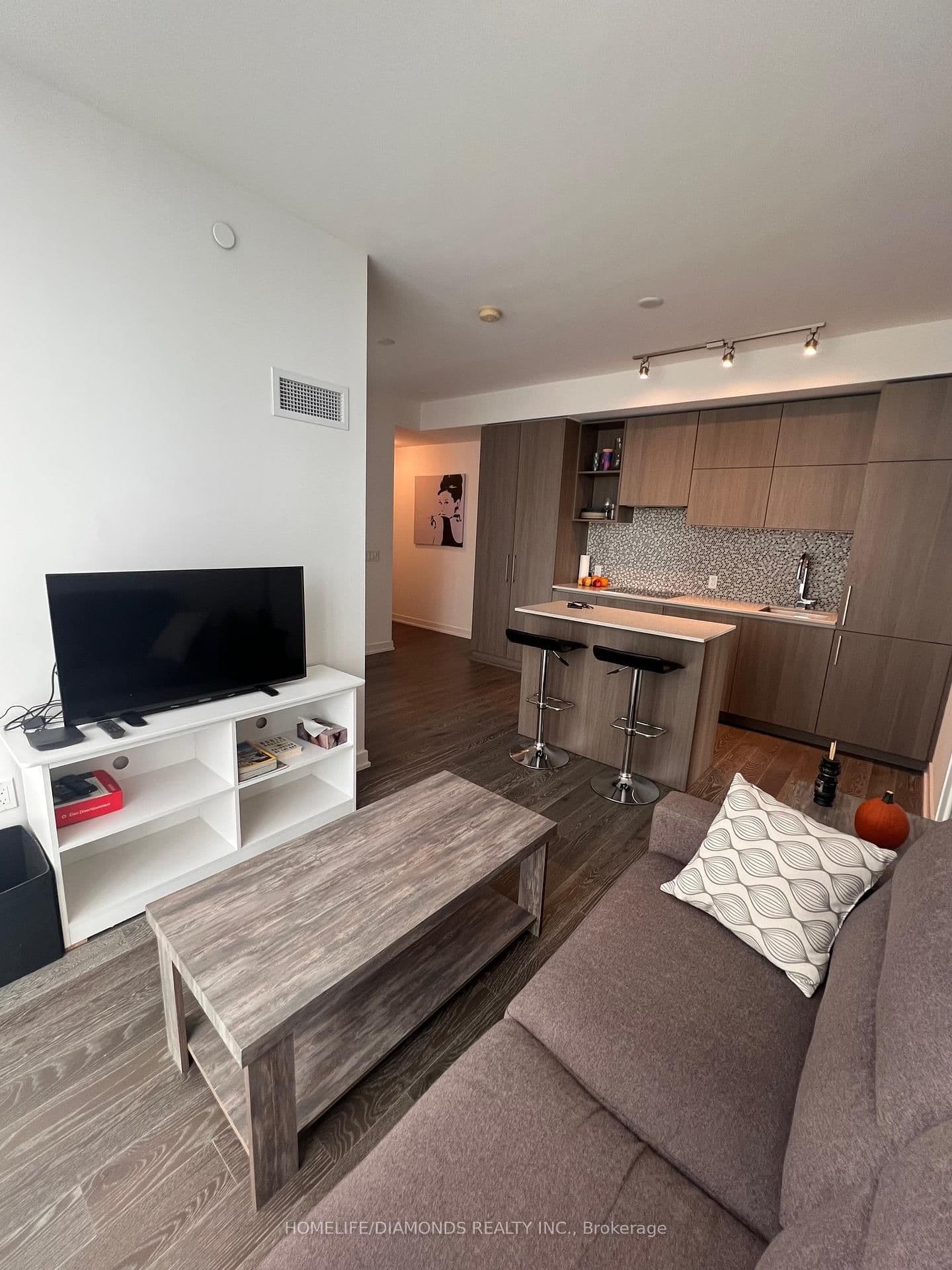 1 Yorkville Avenue, Unit 3302 - Image 6