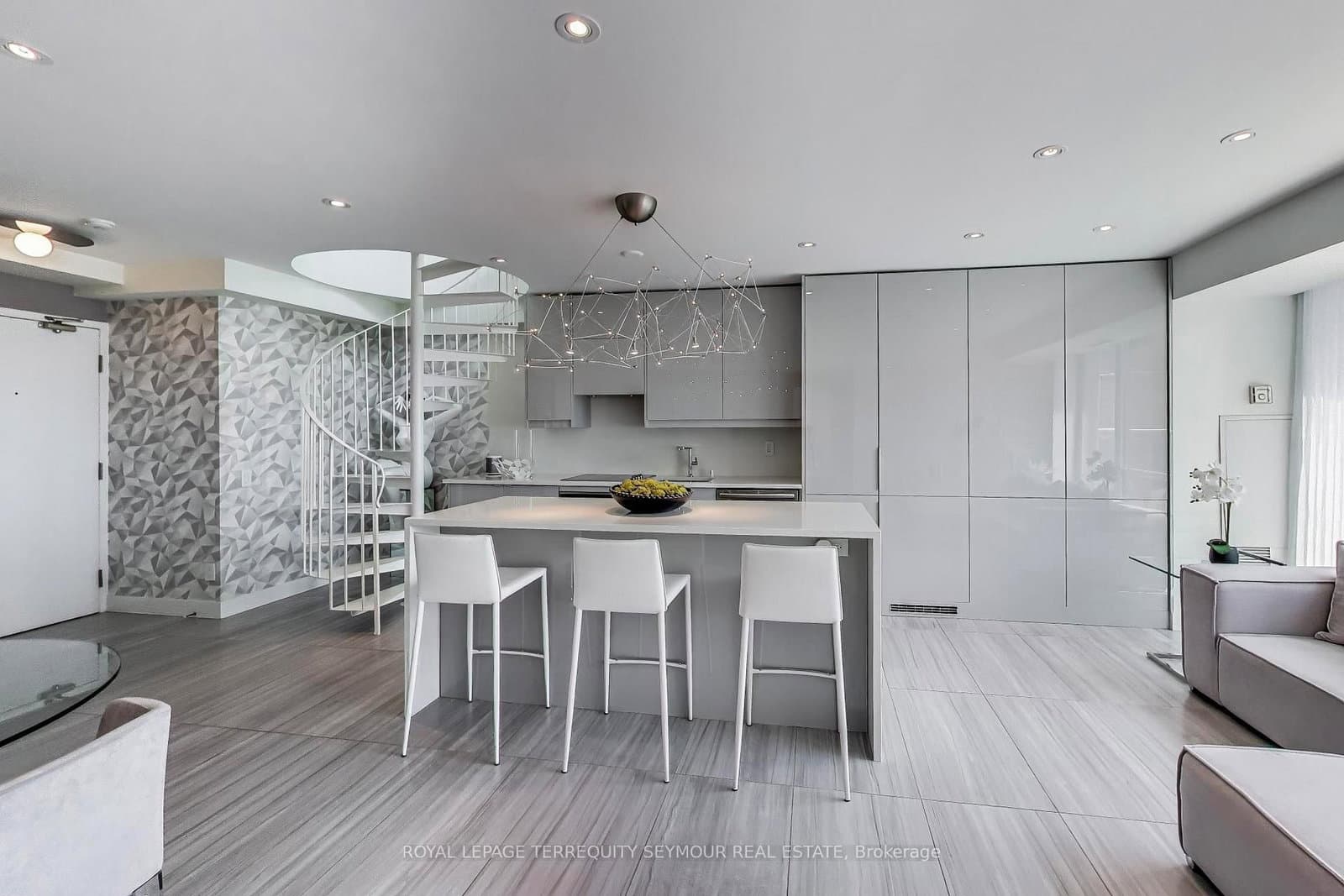 77 Lombard Street, Unit PH3 - Image 3