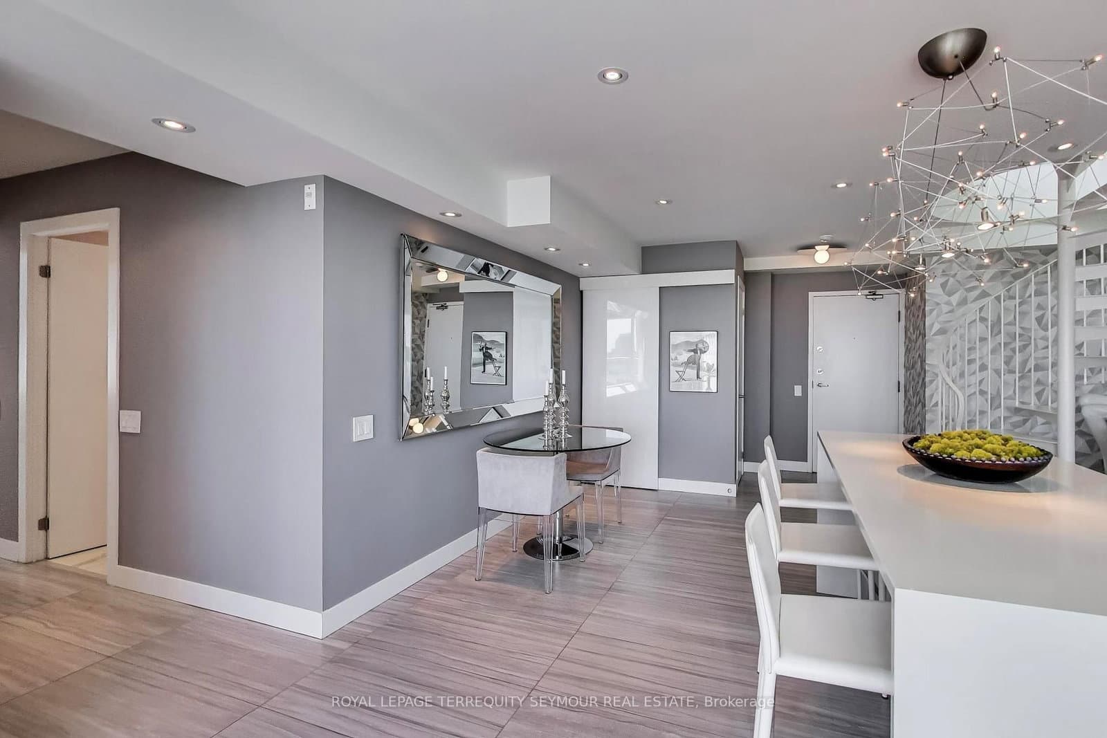 77 Lombard Street, Unit PH3 - Image 4