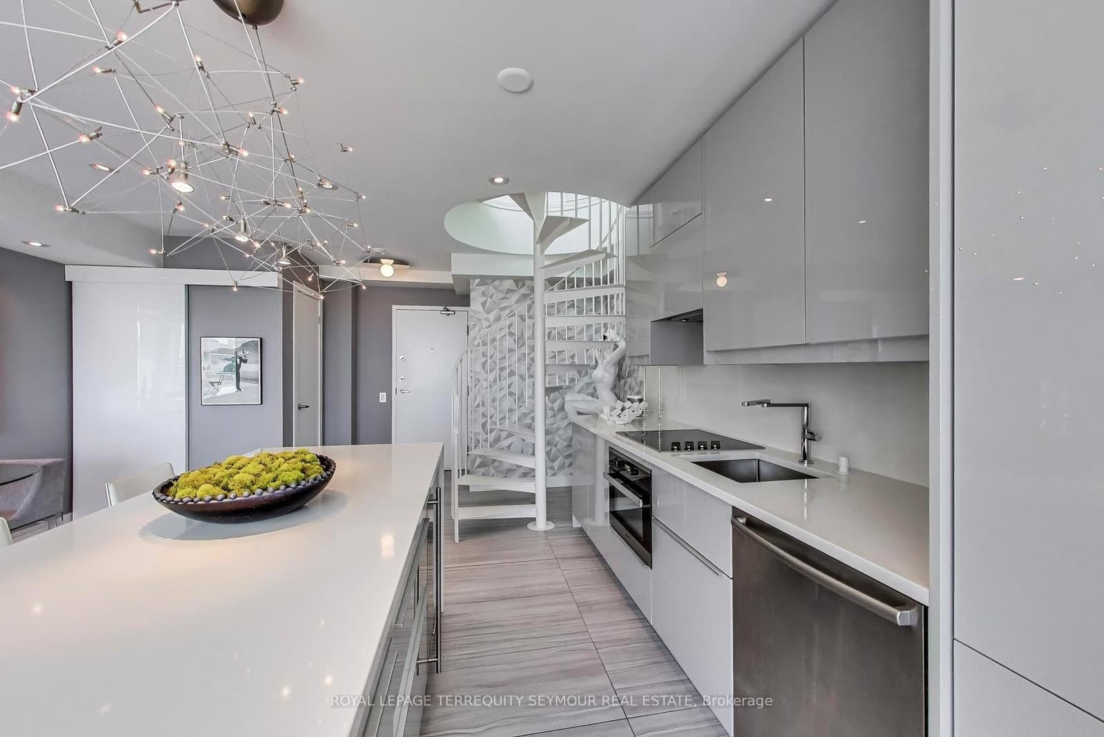 77 Lombard Street, Unit PH3 - Image 5