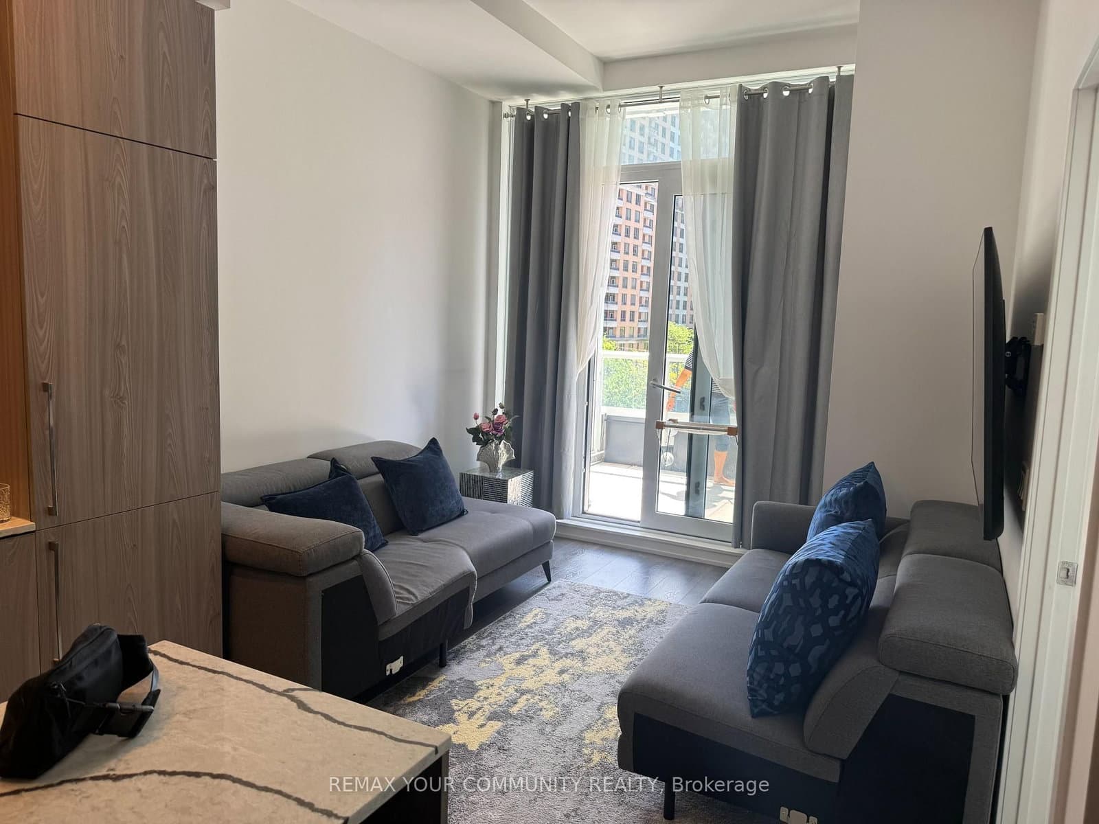 15 Holmes Avenue, Unit 401 - Image 2