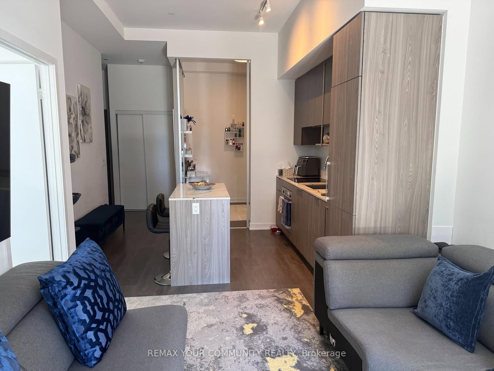 15 Holmes Avenue, Unit 401 - Image 4