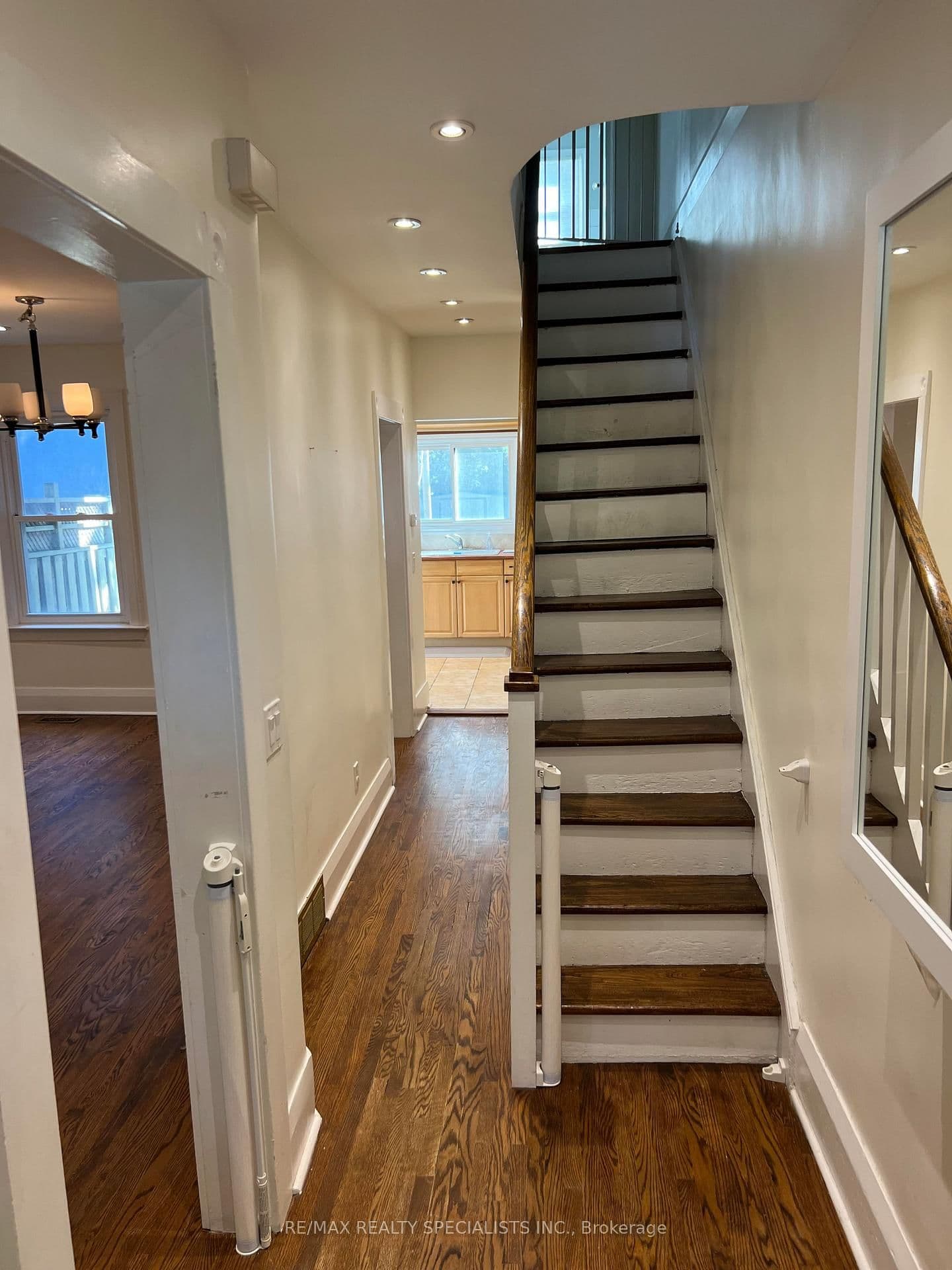 121 MAPLEWOOD Avenue - Image 3
