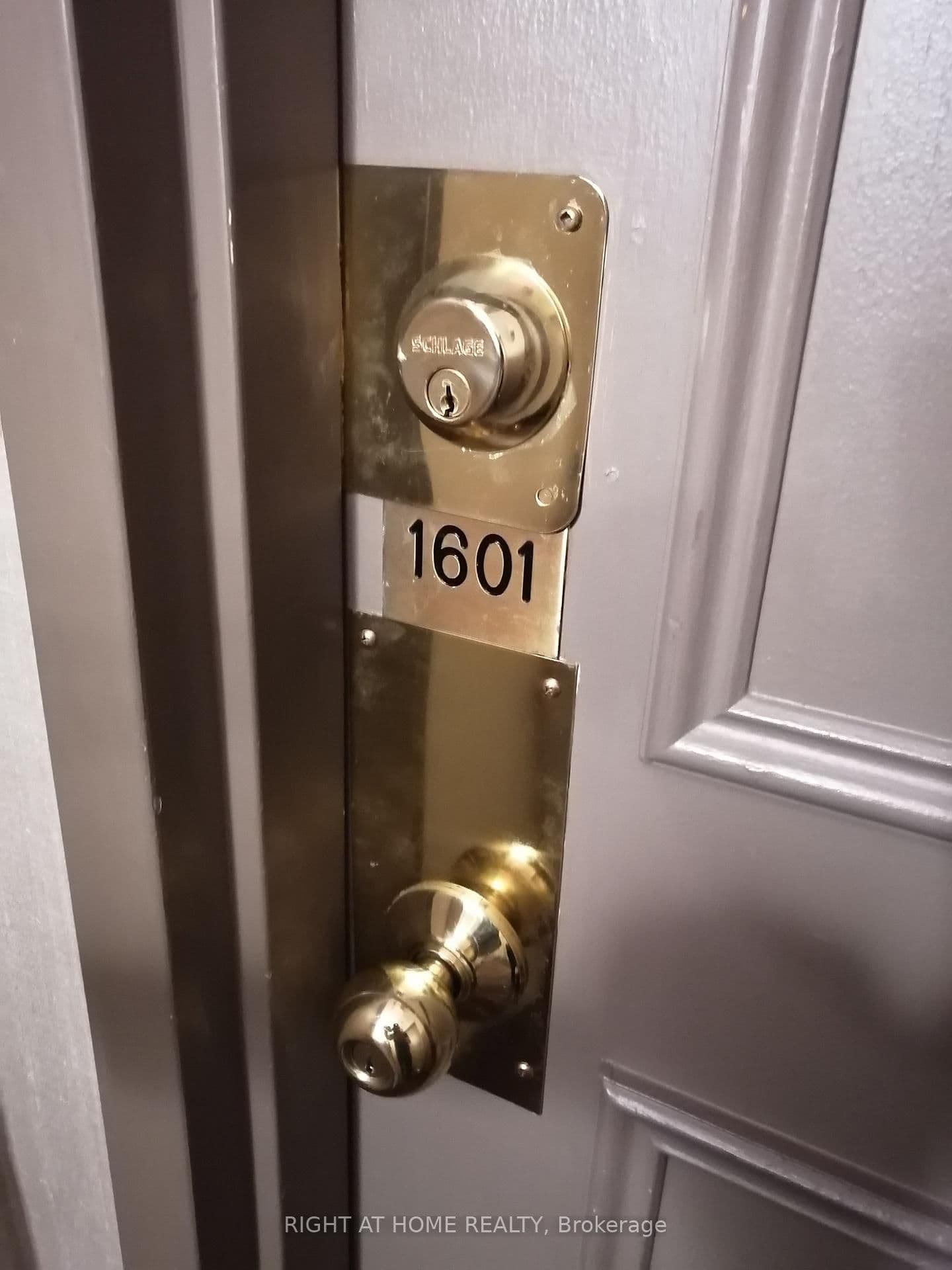 40 Scollard Street, Unit 1601 - Image 4