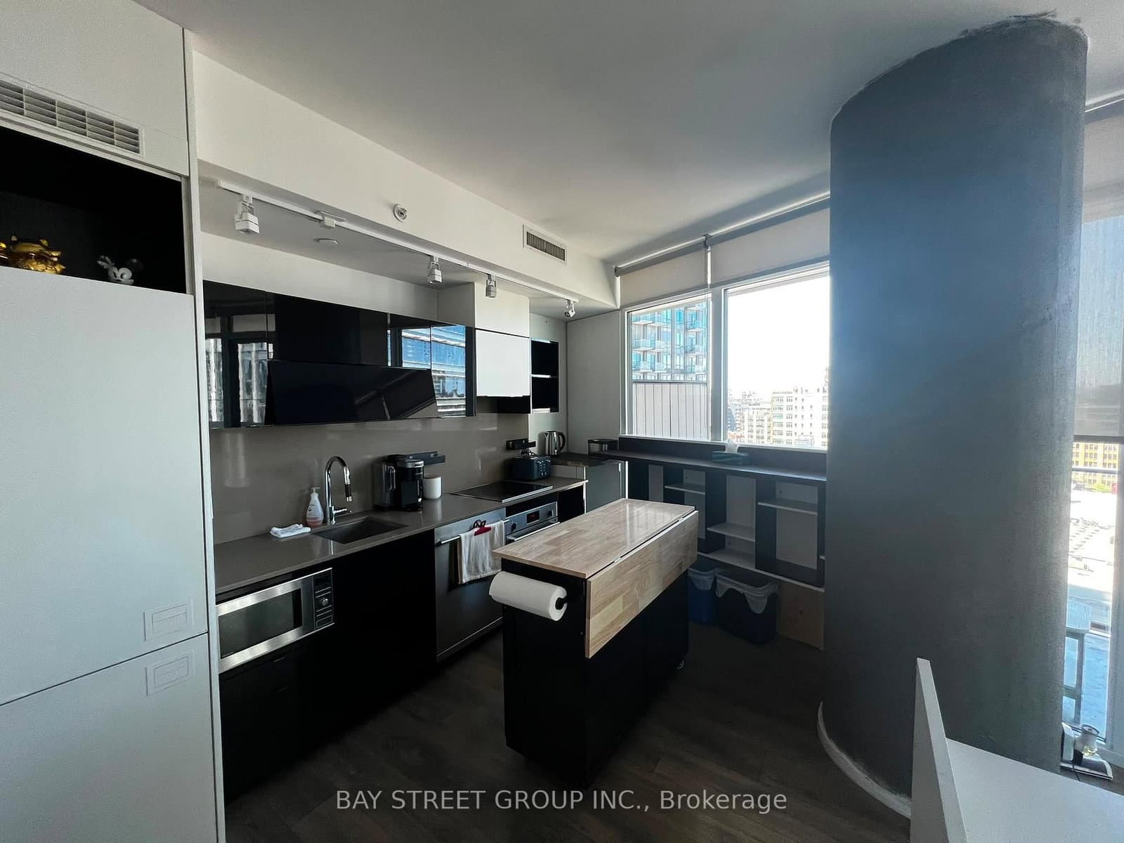 125 Peter Street, Unit 1202 - Image 4