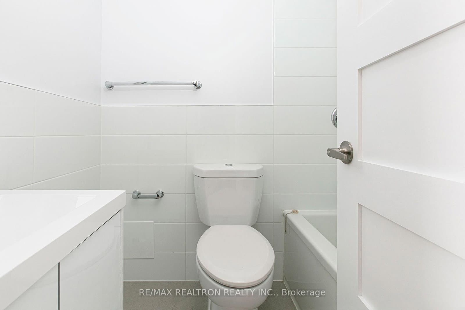 666 Spadina Avenue, Unit 2107 - Image 2