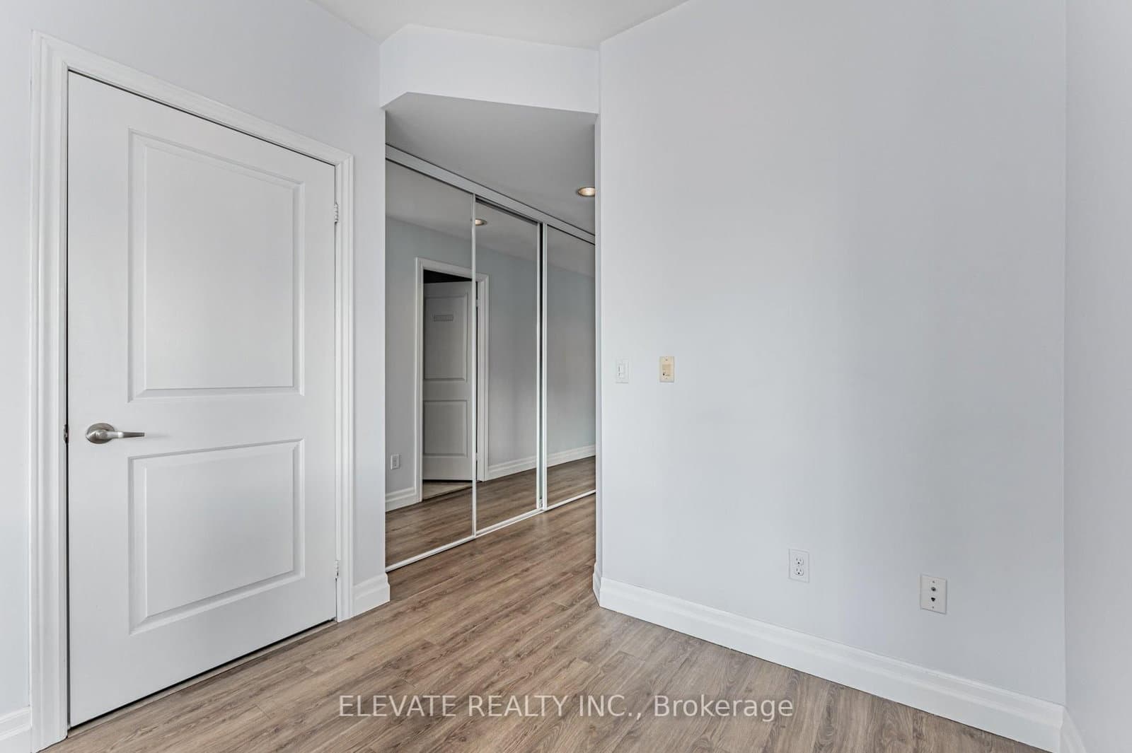 15 Stafford Street, Unit LPH5 - Image 3