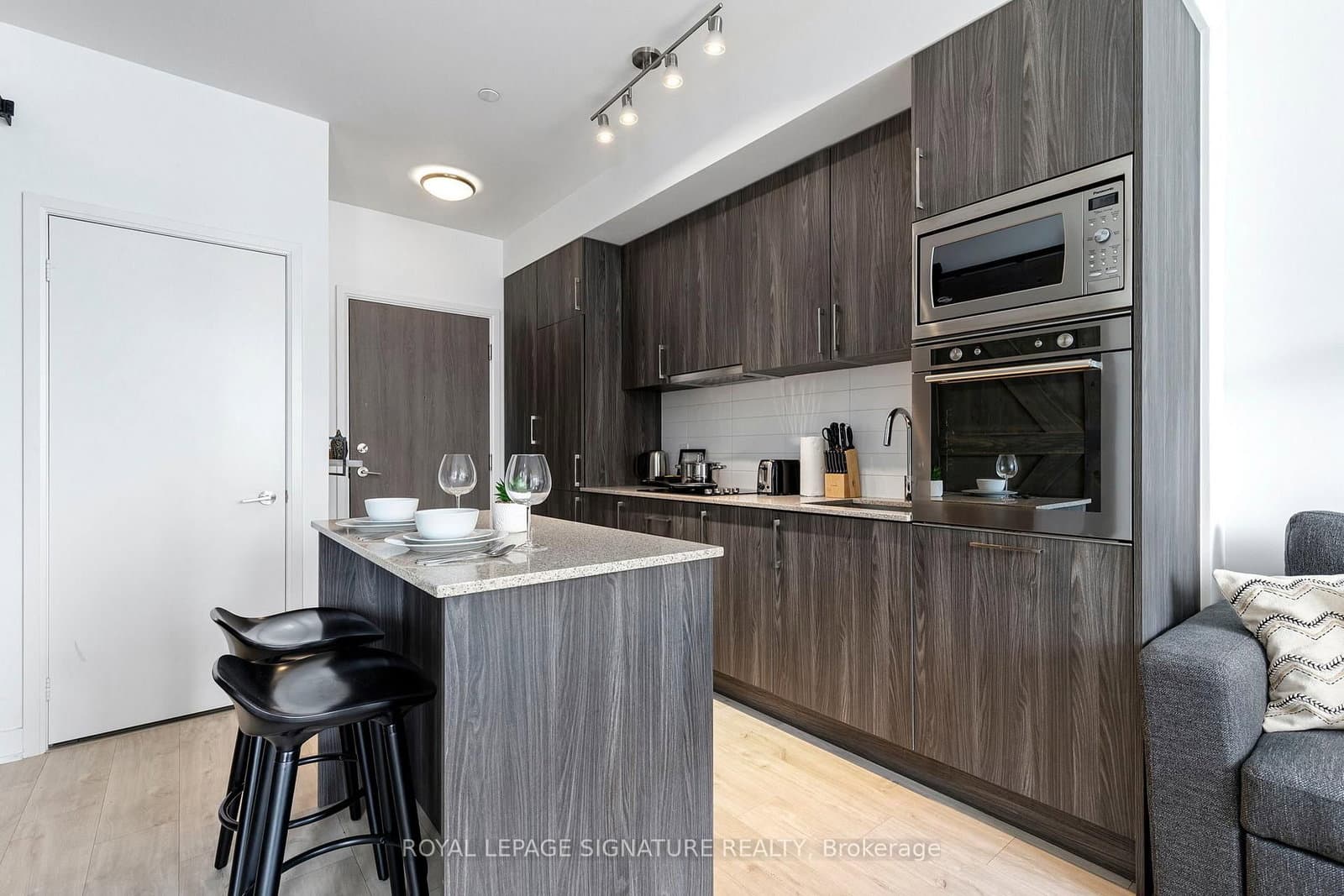576 Front Street W, Unit 806E - Image 4