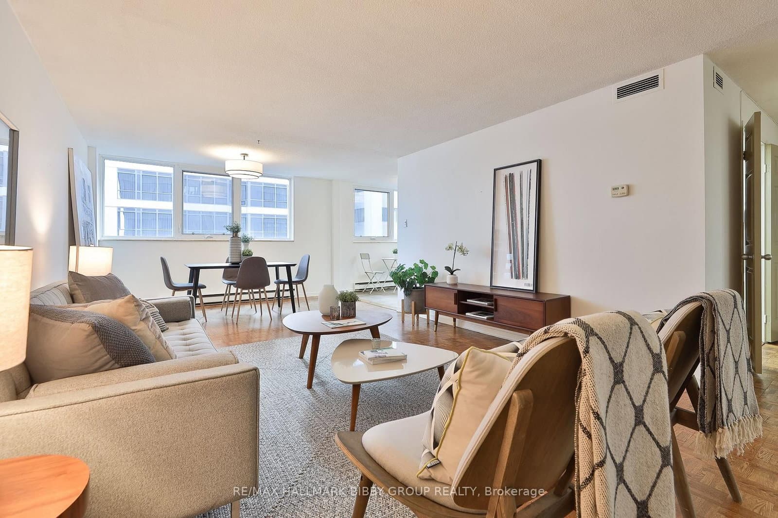 360 Bloor Street E, Unit 1007 - Image 4