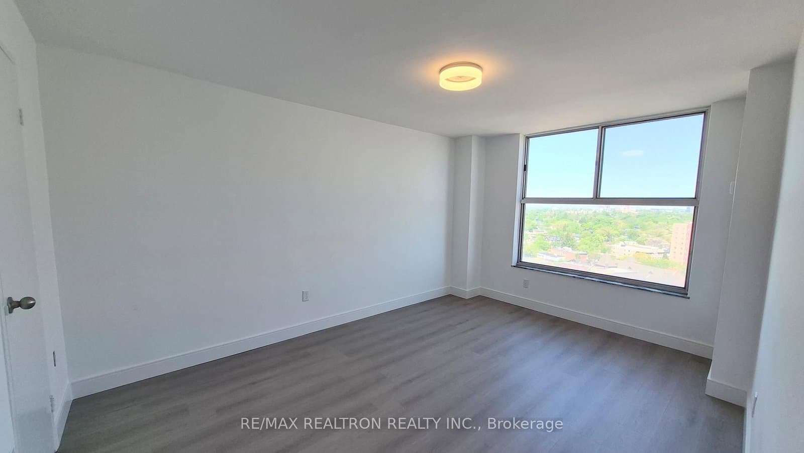 21 Vaughan Road, Unit 1606 - Image 3