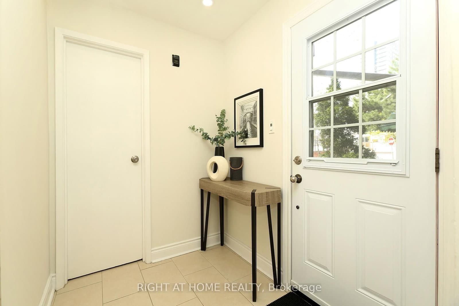 6 Snapdragon Drive - Image 4