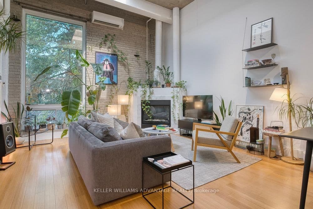 #206 - 264 Seaton Street