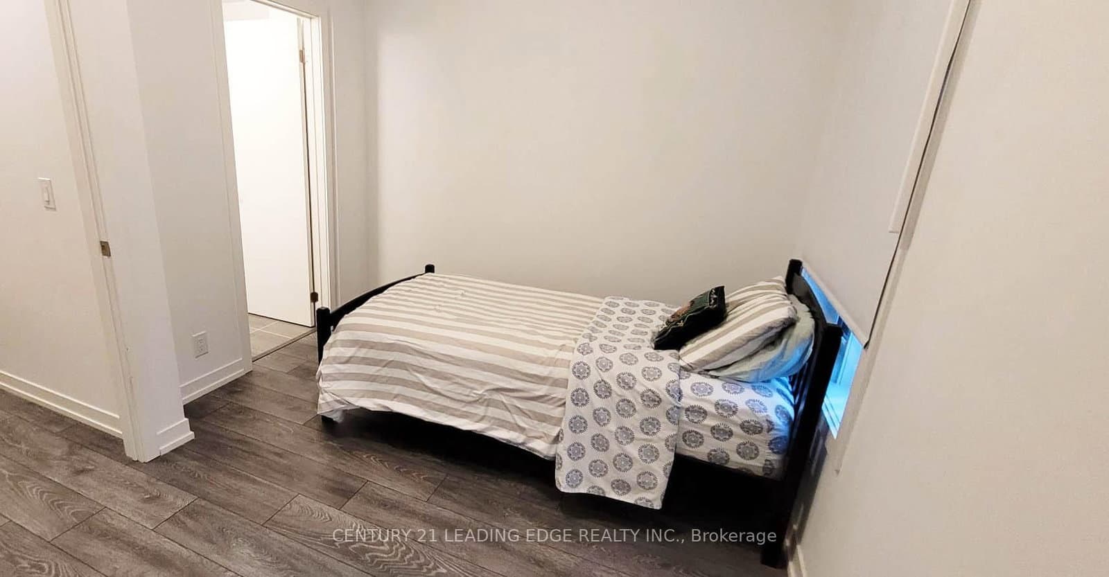 10 Spruce Pines Crescent, Unit Room 1 - Image 4