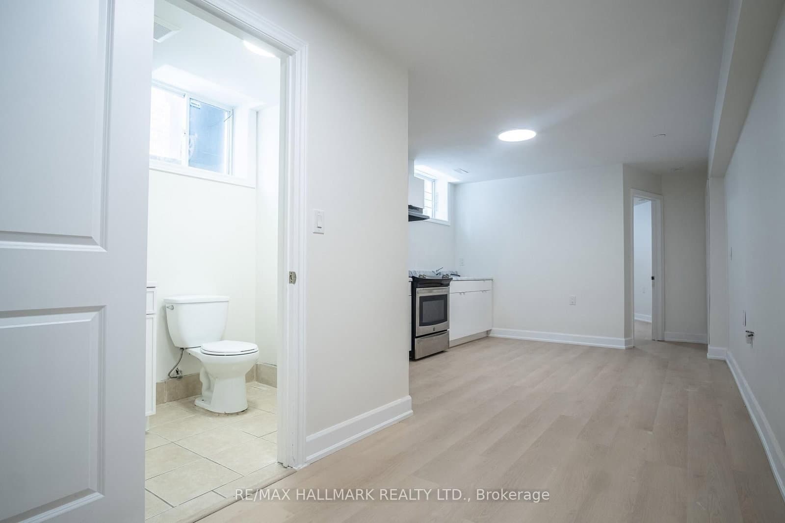 118 Fairholme Avenue, Unit Basement 1 - Image 2