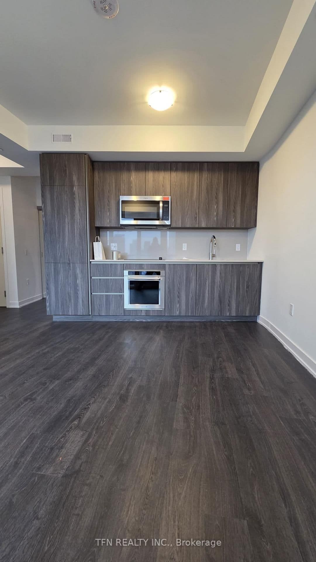 15 Richardson Street, Unit 1801 - Image 2