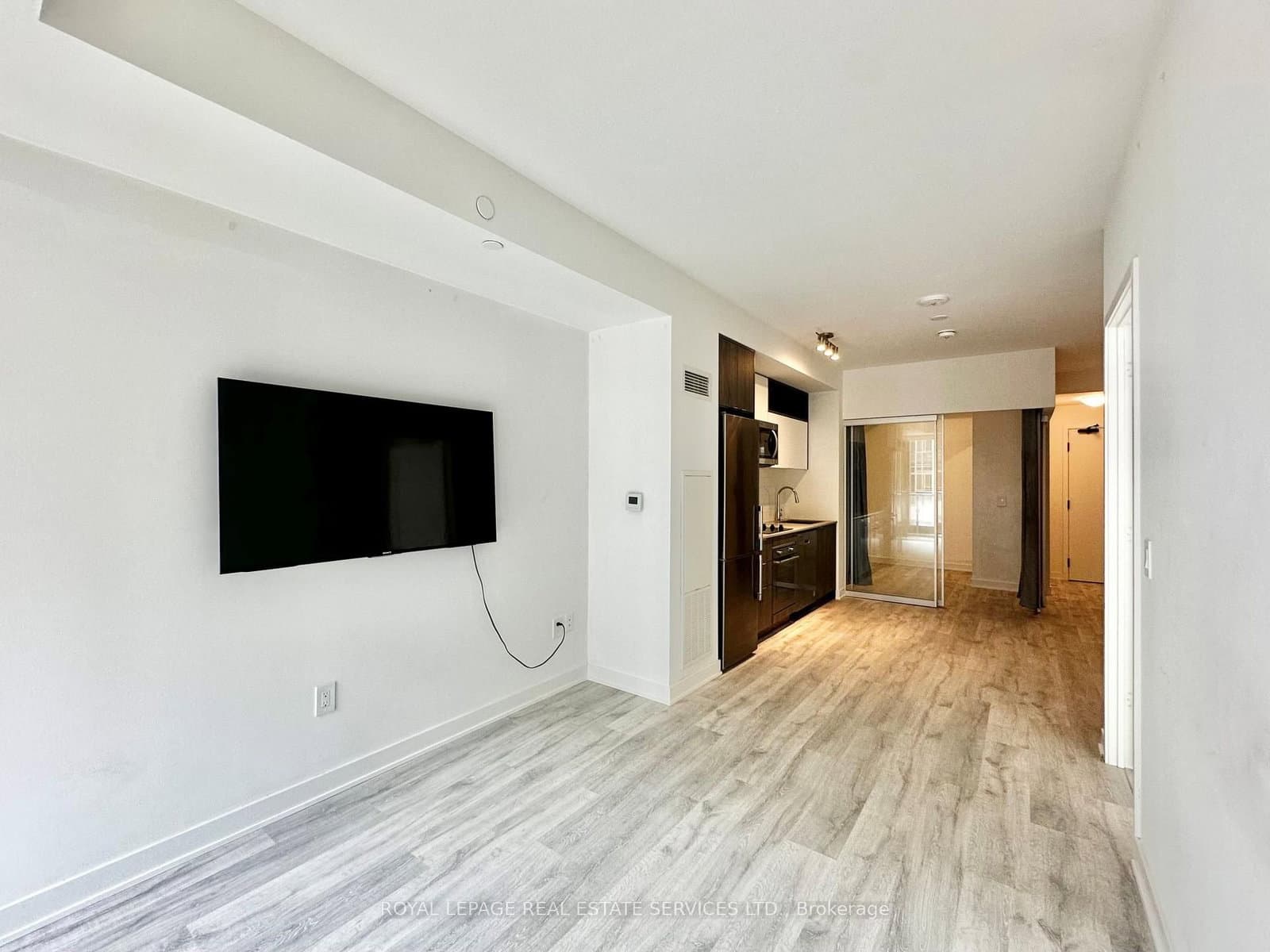 60 Princess Street, Unit 338 - Image 3