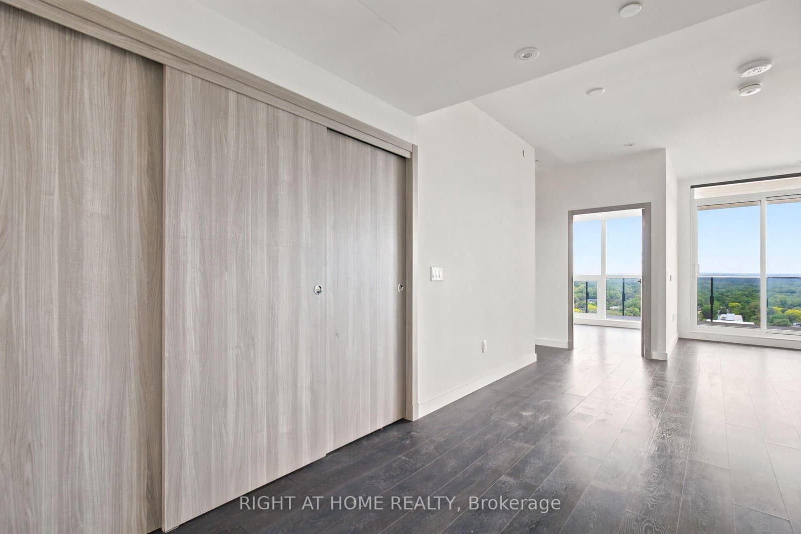 25 McMahon Drive, Unit 2107 - Image 6