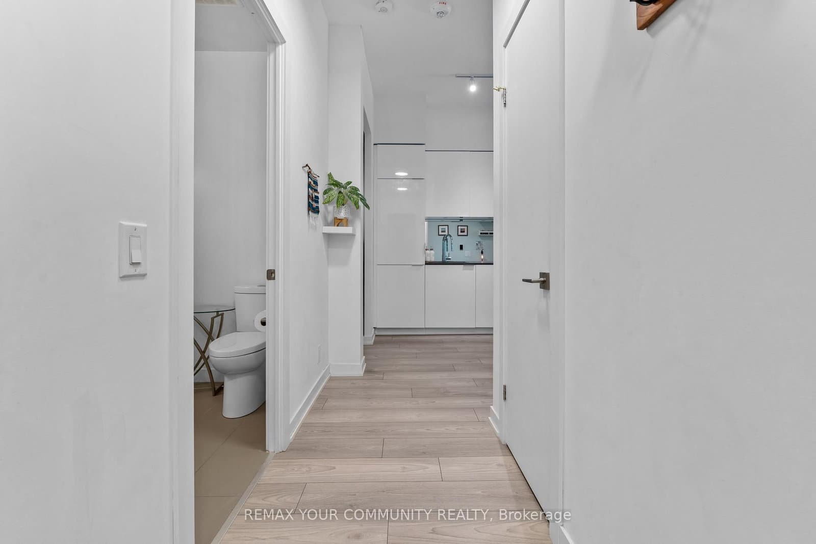 609 Avenue Road, Unit 201 - Image 4