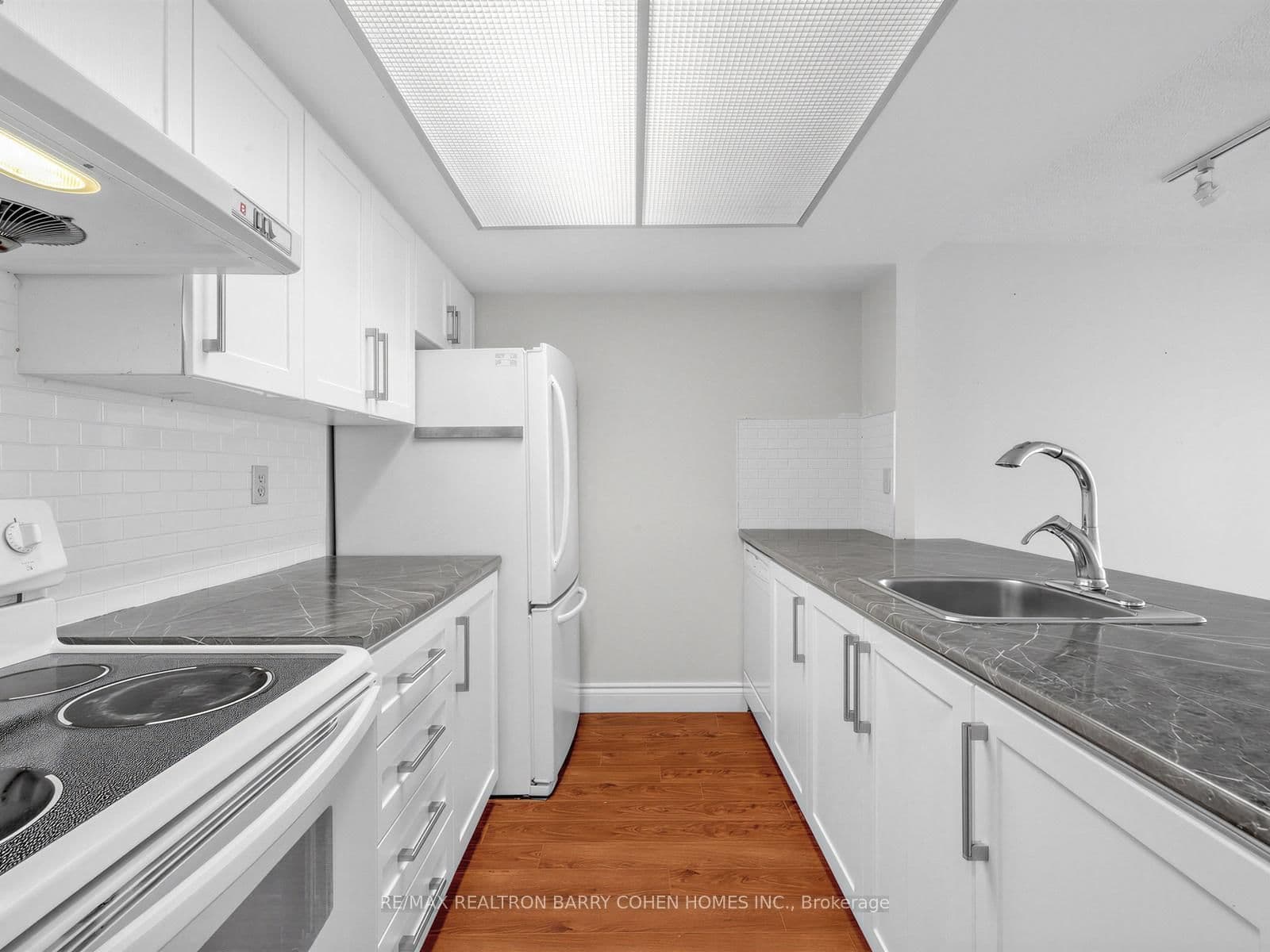 725 King Street W, Unit 303 - Image 6
