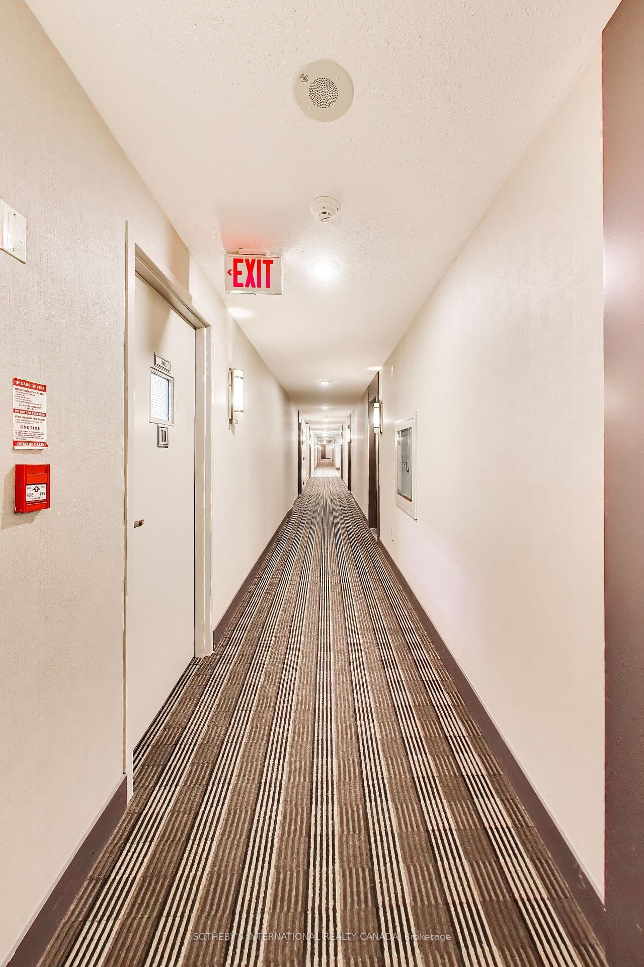 270 Wellington Street W, Unit 1005 - Image 6