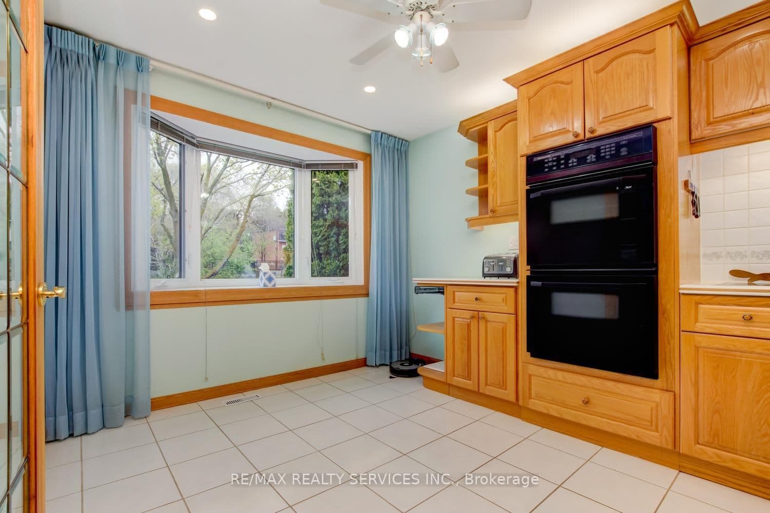 101 George Henry Boulevard - Image 4