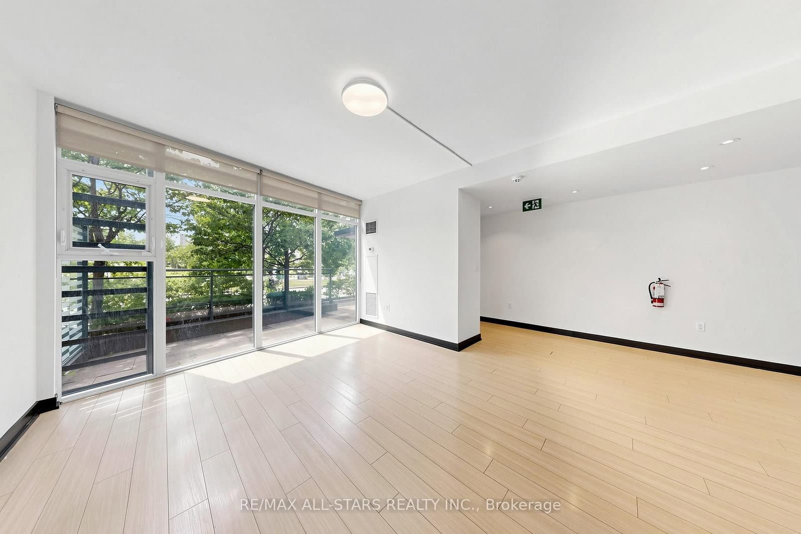 110 Fort York Boulevard - Image 2