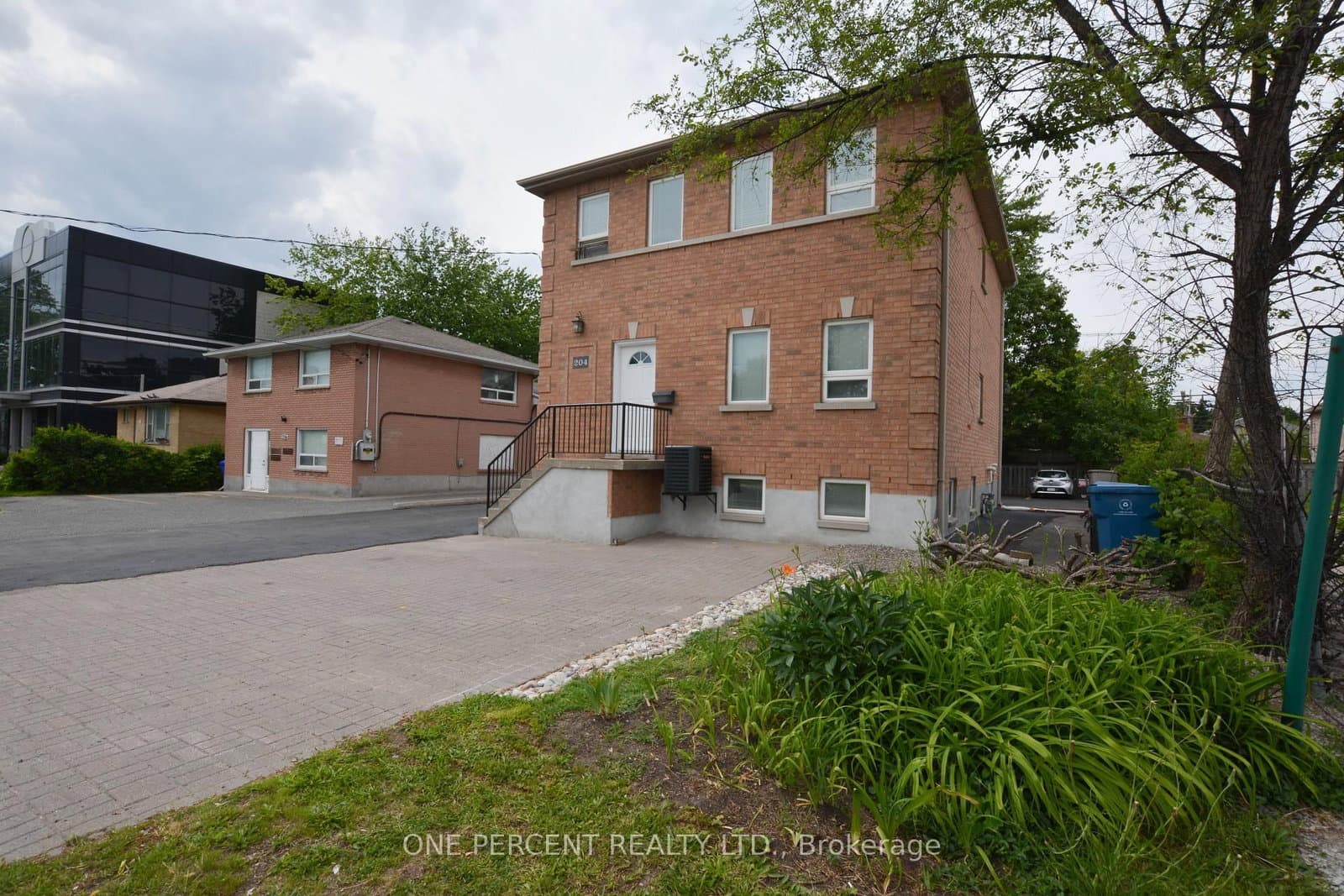 204 Sheppard Avenue W - Image 2