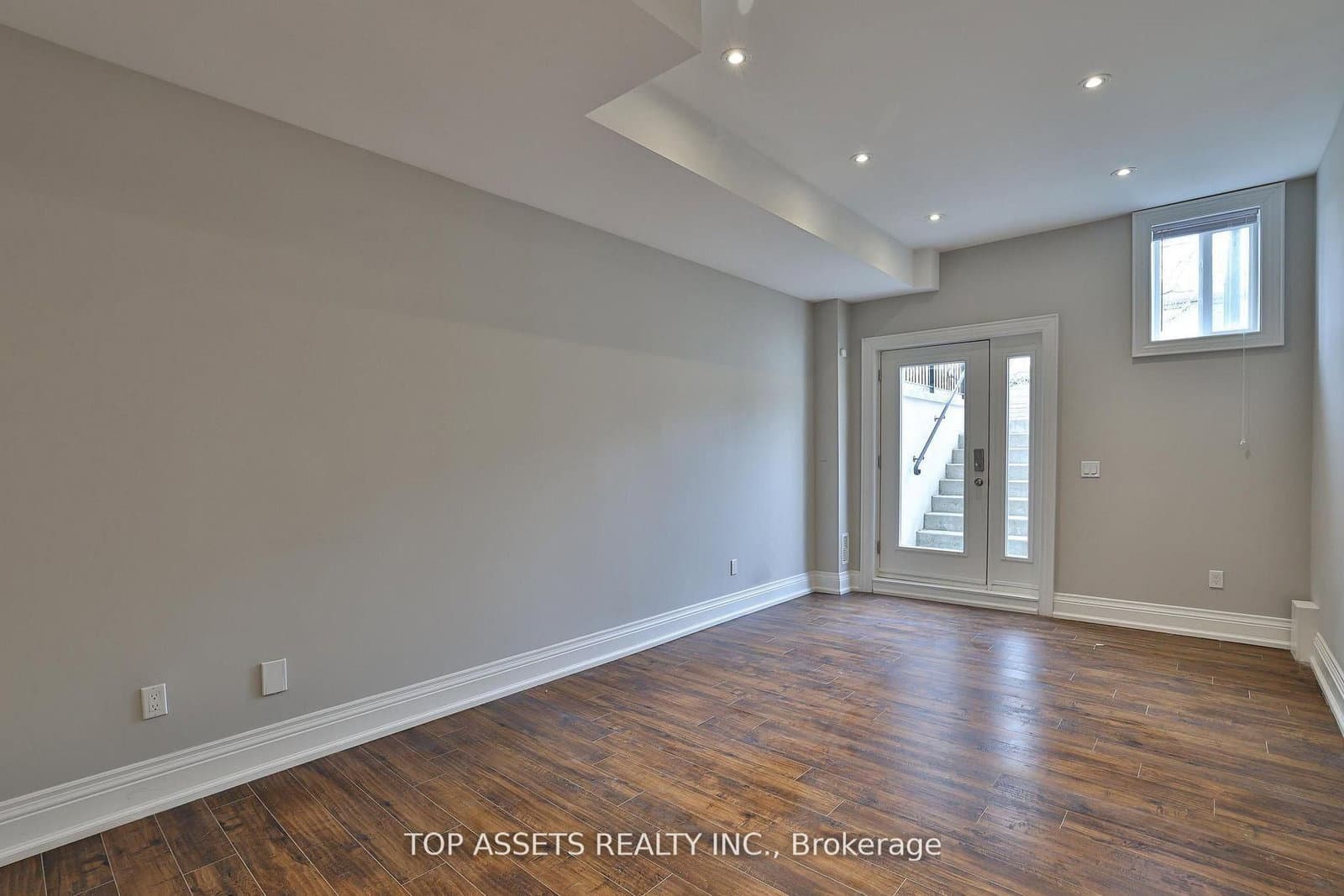 54 Madawaska Avenue, Unit Bsmt - Image 4